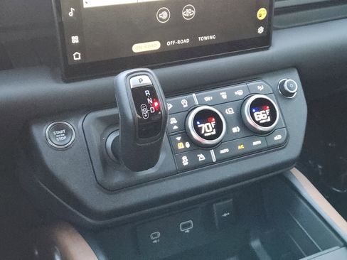 Certified 2024 Land Rover Defender 130 X image 20