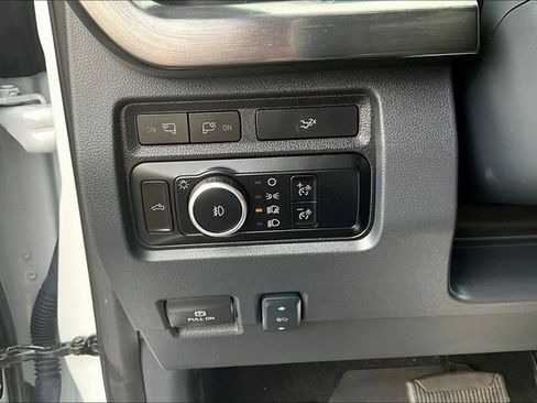 Used 2024 Ford F250 Lariat w/ Tremor Off-Road Package AWD/4WD image 16