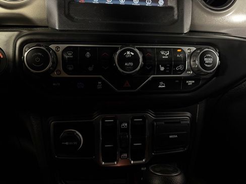 Used 2023 Jeep Wrangler Unlimited w/ Cold Weather Group AWD/4WD image 16