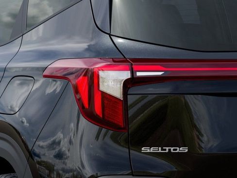 New 2026 Kia Seltos LX FWD image 11