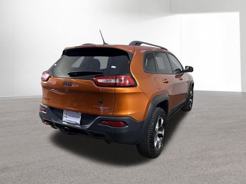 Used 2015 Jeep Cherokee Trailhawk w/ Cold Weather Group AWD/4WD image 32