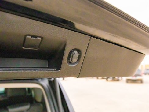 Used 2019 GMC Yukon SLT w/ HD Trailering Package image 12