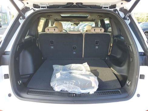 New 2025 Jeep Grand Cherokee Limited w/ Luxury Tech Group II image 5