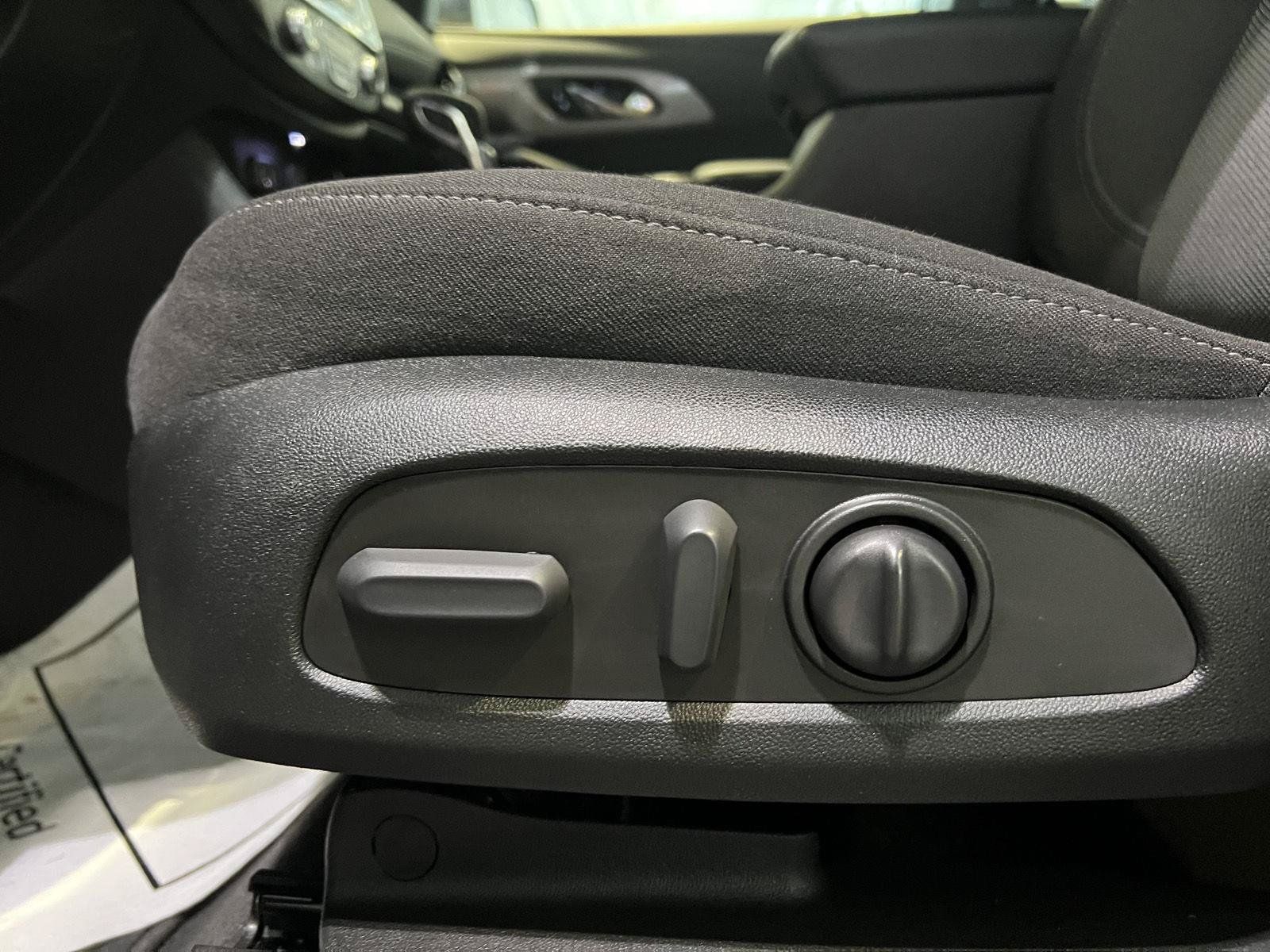 Used 2023 Chevrolet Traverse LT w/ Rear Camera Mirror Package AWD/4WD image 40