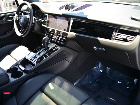 Used 2026 Porsche Macan image 24