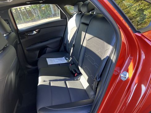 Used 2023 Kia Forte GT-Line w/ GT-Line Premium Package image 18