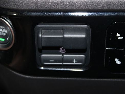 Used 2025 GMC Sierra 1500 SLT AWD/4WD image 43