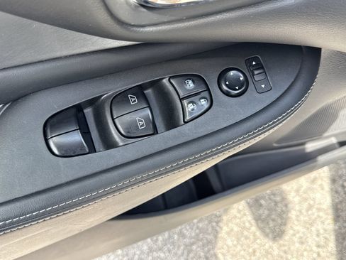 Used 2024 Nissan Murano SV w/ SV Midnight Edition Package FWD image 14