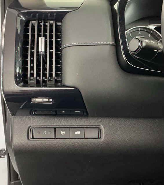 Used 2025 Nissan Pathfinder SV w/ SV Premium Package FWD image 13