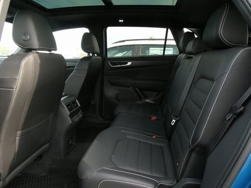 New 2025 Volkswagen Atlas Cross Sport SEL R-Line image 37