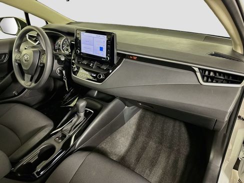 Used 2022 Toyota Corolla LE FWD image 29