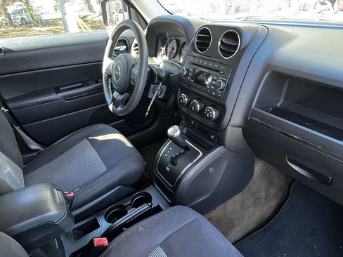 Used 2016 Jeep Patriot Sport w/ Power Value Group image 42