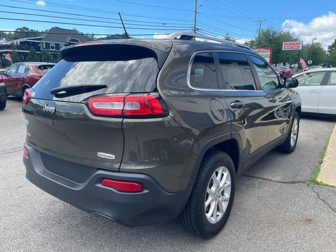 Used 2015 Jeep Cherokee Latitude AWD/4WD image 4