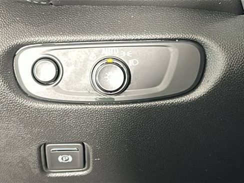 Used 2022 Chevrolet Blazer LT FWD image 20