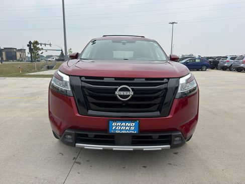 Used 2023 Nissan Pathfinder SL w/ SL Premium Package AWD/4WD image 3