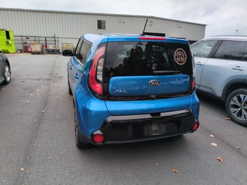 Used 2016 Kia Soul + w/ Designer's Package FWD image 4