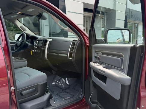 Used 2019 RAM 1500 Classic SLT AWD/4WD image 26