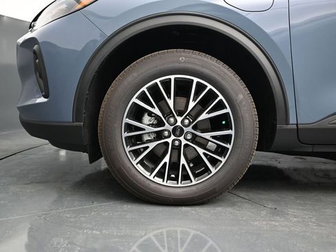 New 2026 Ford Escape SE FWD image 17