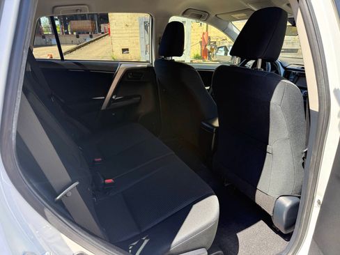Used 2018 Toyota RAV4 LE w/ All Weather Liner Package AWD/4WD image 45