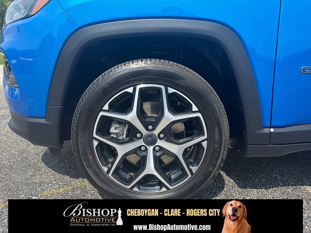 Used 2025 Jeep Compass Limited AWD/4WD image 17