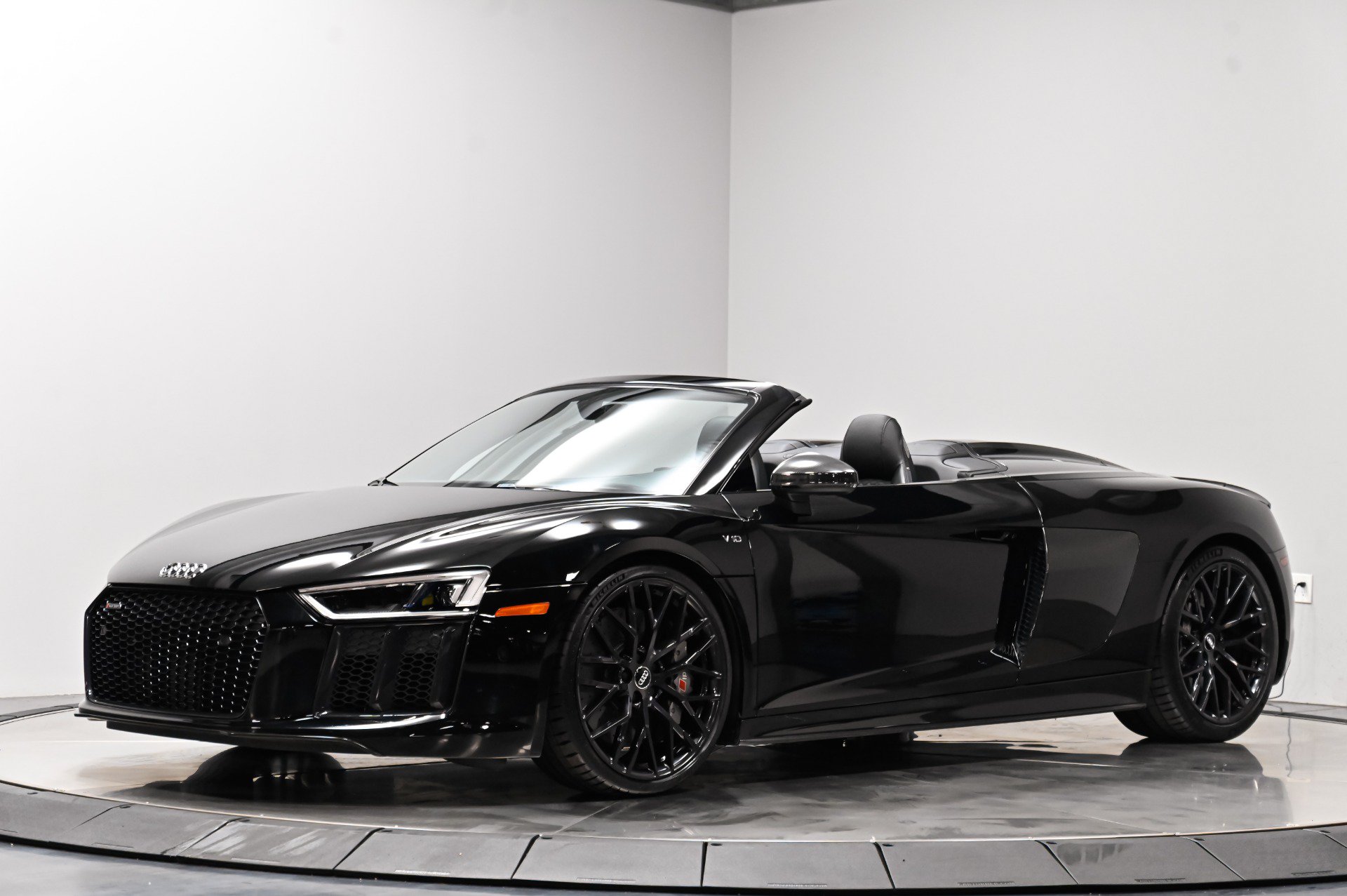 Used 2018 Audi R8 V10 plus AWD/4WD image 2