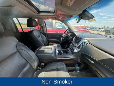 Used 2019 GMC Yukon XL SLT w/ Open Road Package AWD/4WD image 9