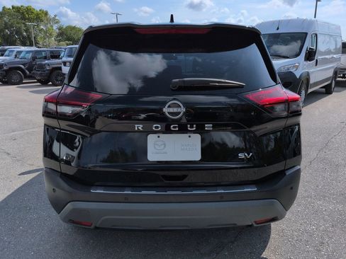 Used 2023 Nissan Rogue SV FWD image 6