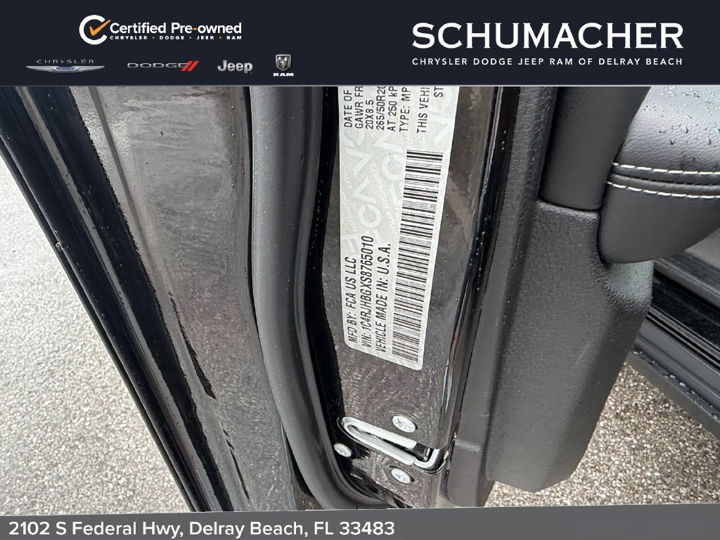 Used 2025 Jeep Grand Cherokee Limited w/ Black Appearance Package AWD/4WD image 17