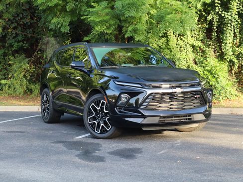 Used 2024 Chevrolet Blazer RS w/ Driver Confidence II Package FWD image 2