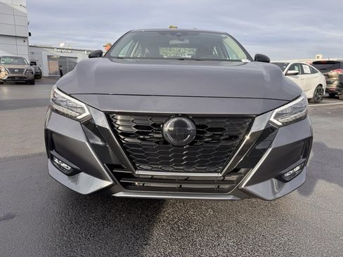 Used 2022 Nissan Sentra SR w/ SR Premium Package image 8