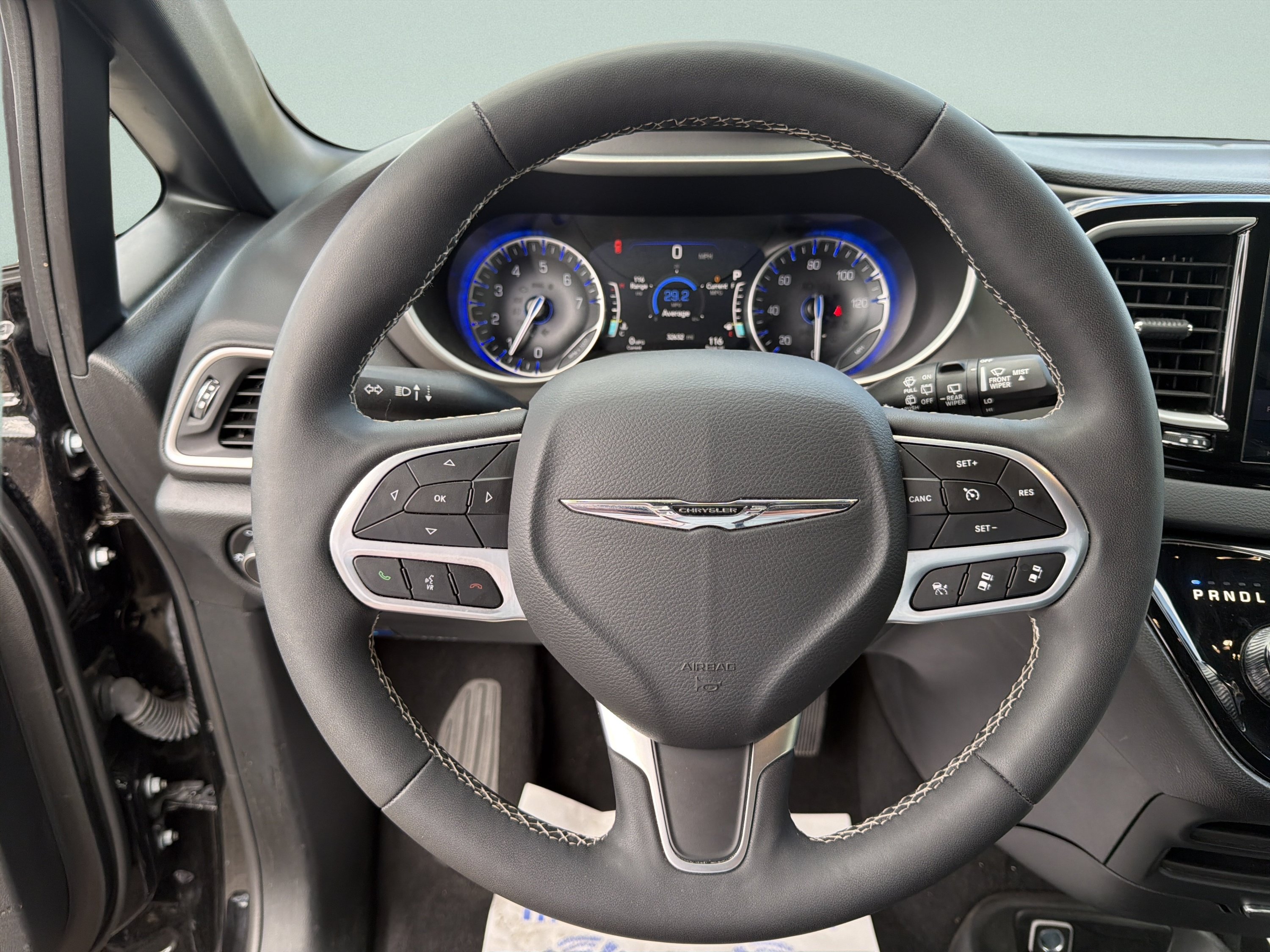 Used 2025 Chrysler Pacifica Select FWD image 13