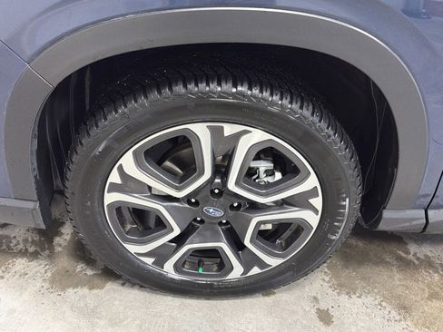 Certified 2024 Subaru Ascent Limited image 9