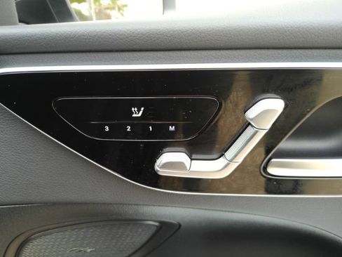 Used 2025 Mercedes-Benz C 300 Sedan image 23