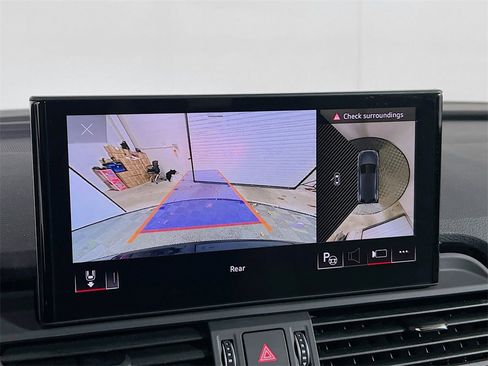 Used 2023 Audi Q5 2.0T Prestige w/ Prestige Package image 17