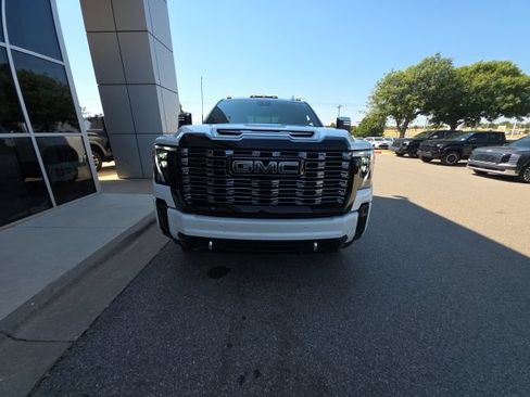 Used 2025 GMC Sierra 2500 Denali Ultimate w/ Max Trailering Package AWD/4WD image 3