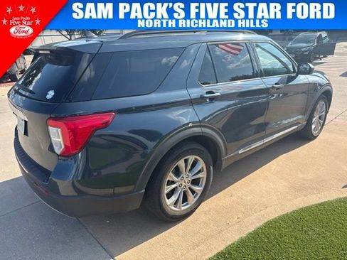 Used 2024 Ford Explorer XLT w/ Equipment Group 202A RWD image 4