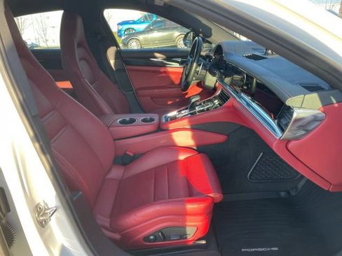 Used 2022 Porsche Panamera 4S image 31