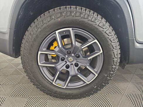 Used 2023 Rivian R1T Adventure image 11