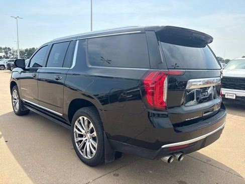 Used 2023 GMC Yukon XL Denali AWD/4WD image 5