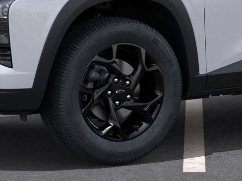 New 2026 Chevrolet Trax LT w/ Midnight Edition FWD image 15