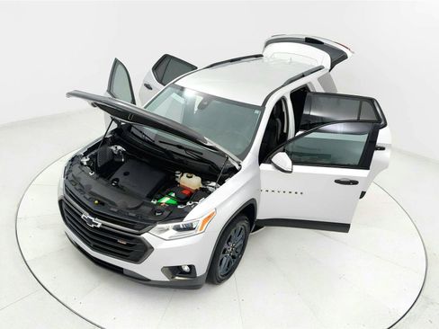 Used 2021 Chevrolet Traverse RS FWD image 21