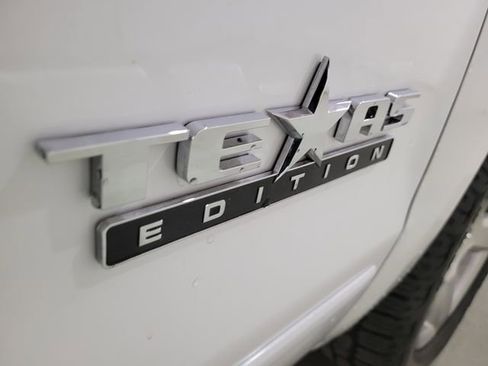 Used 2018 Chevrolet Silverado 1500 LT w/ Texas Edition image 29