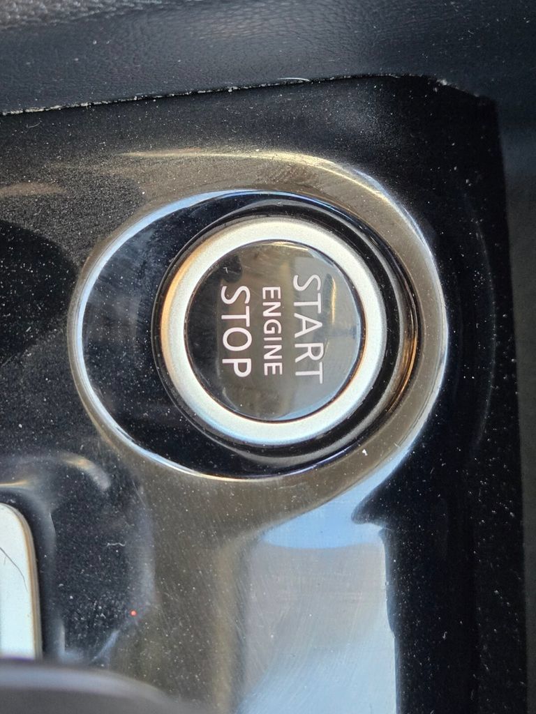 Used 2018 Nissan Kicks S FWD image 29