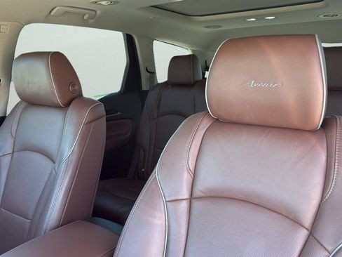 Used 2020 Buick Enclave Avenir w/ Avenir Technology Package FWD image 5
