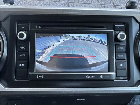 Used 2019 Toyota Tacoma SR5 AWD/4WD image 24