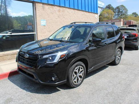 Used 2022 Subaru Forester Premium AWD/4WD image 2