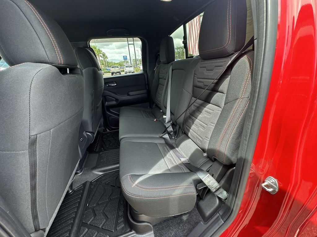 Used 2025 Nissan Frontier Pro-X RWD image 18