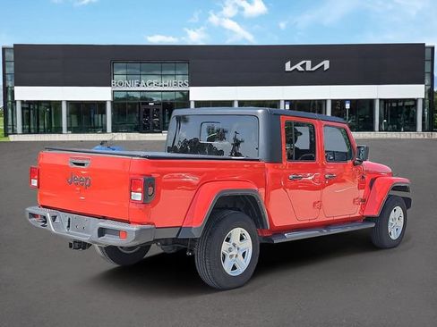 Used 2023 Jeep Gladiator Sport AWD/4WD image 4
