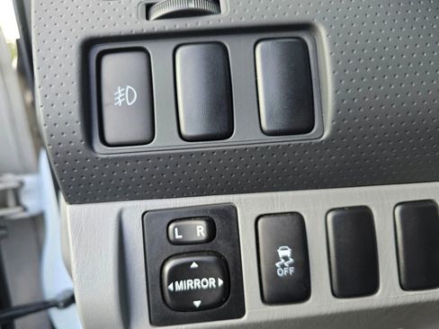 Used 2012 Toyota Tacoma PreRunner image 26