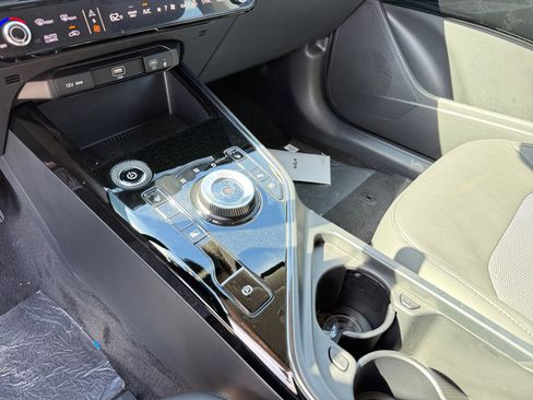 New 2026 Kia Niro Wind image 13